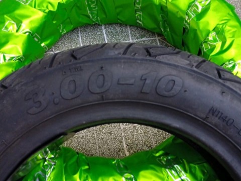 Lốp xe máy điện 300-10